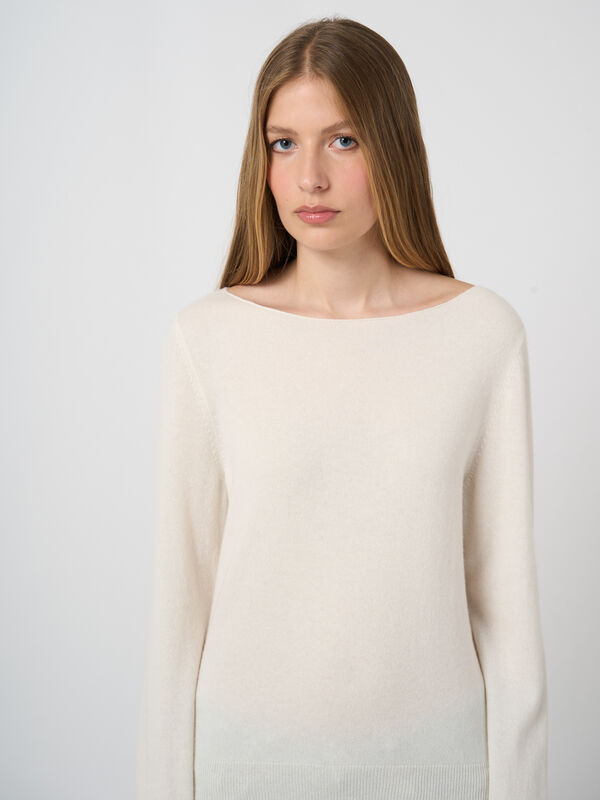 Feinstrick-Kaschmirpullover mit U-Boot-Ausschnitt image number 1