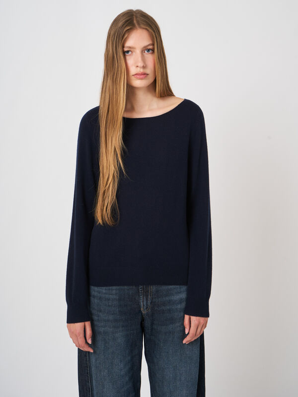 Fine-Knit Organic Cashmere Boat-Neck Sweater image number 0