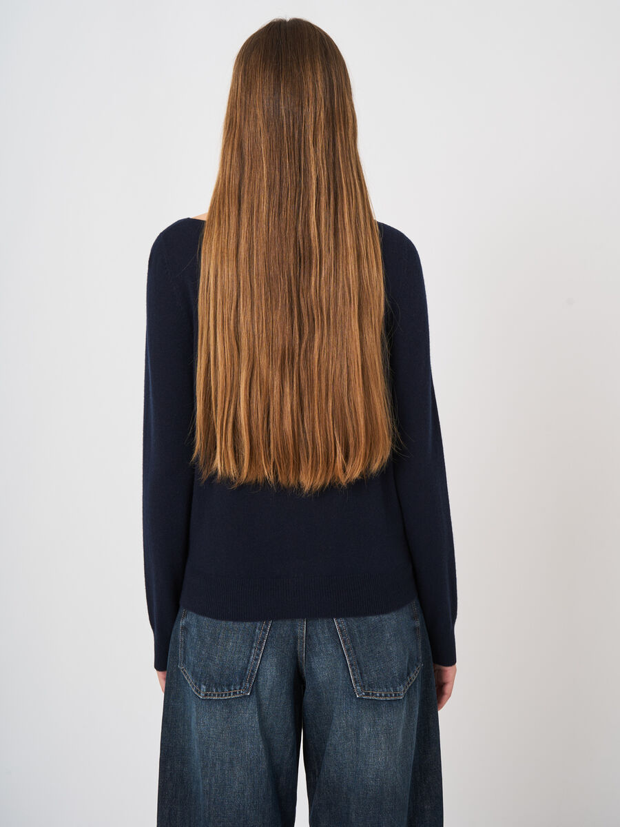 Basic-Pullover mit U-Boot-Ausschnitt aus Bio-Kaschmir image number 3