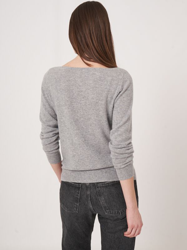 Basic boothals trui van biologisch kasjmier image number 3