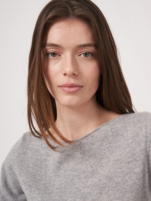 Basic organisch cashmere boothals trui