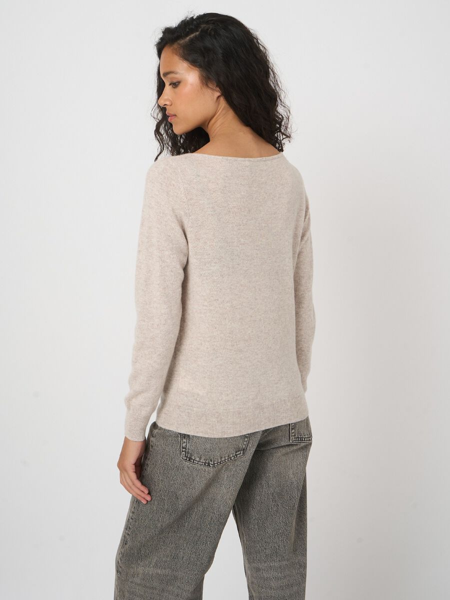 Basic-Pullover mit U-Boot-Ausschnitt aus Bio-Kaschmir image number 5
