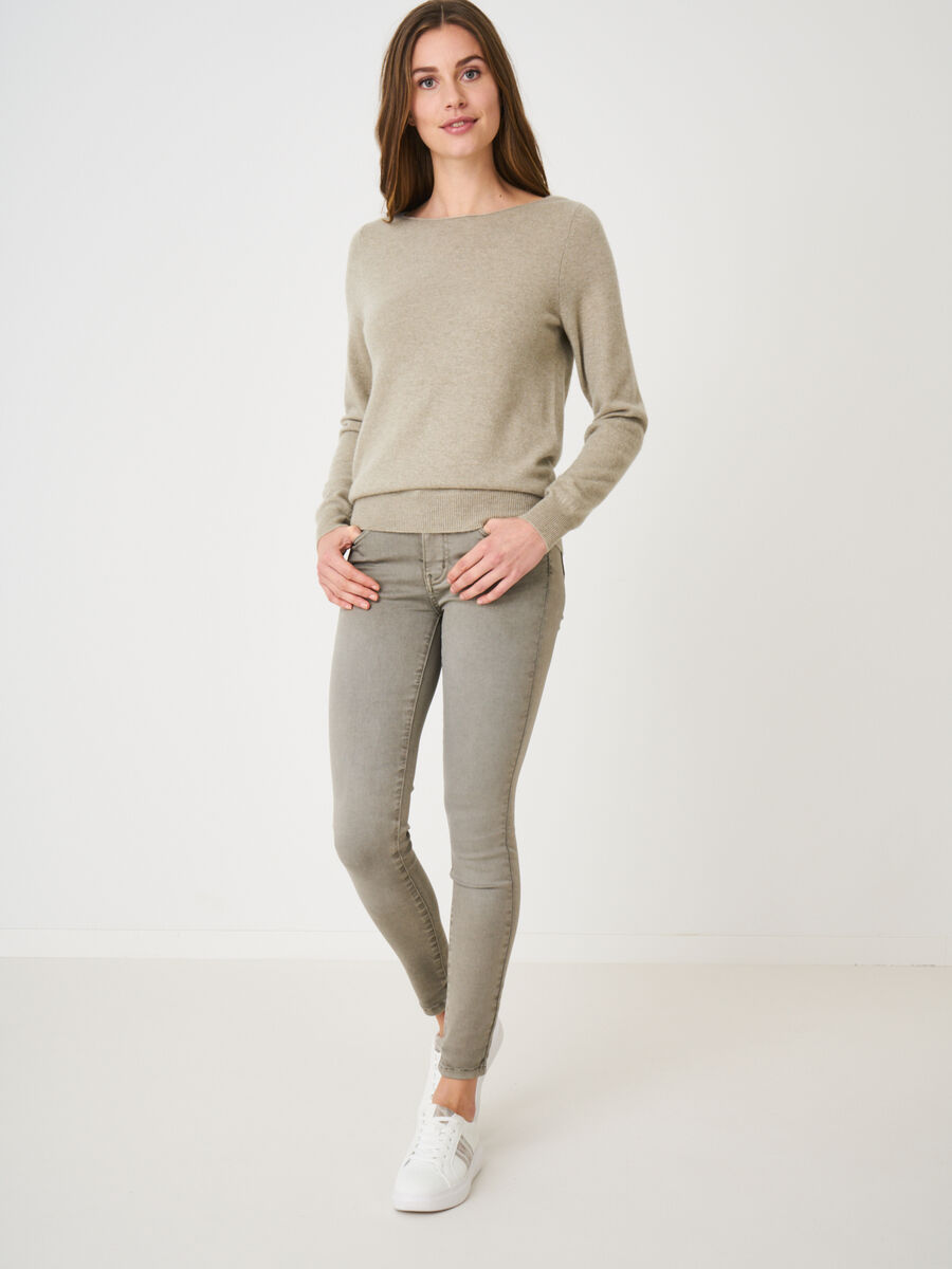 Basic boat neck sweater in organic cashmere image number 90