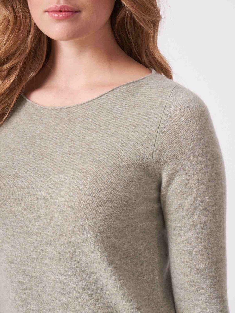 Basic boat neck sweater in organic cashmere image number 117