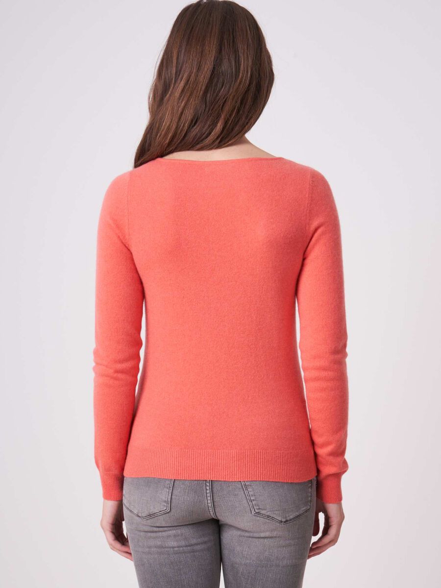 Basic boat neck sweater in organic cashmere image number 132
