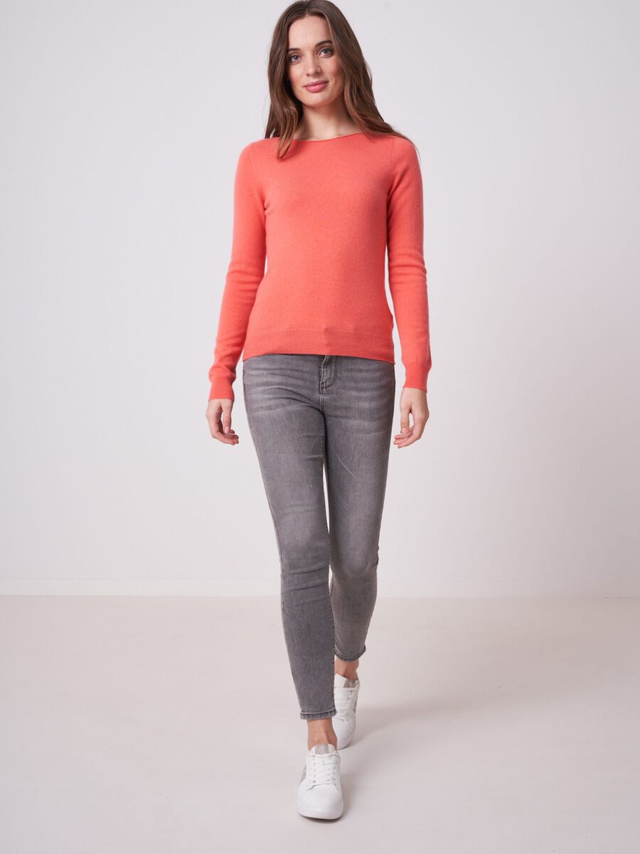 Basic boat neck sweater in organic cashmere image number 134