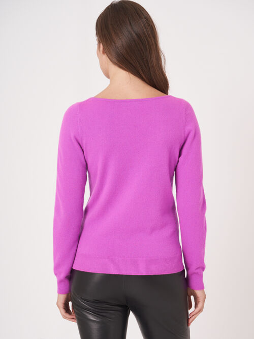 Basic boat neck sweater in organic cashmere