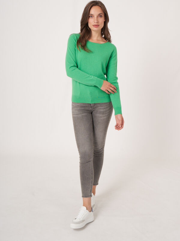 Basic-Pullover mit U-Boot-Ausschnitt aus Bio-Kaschmir image number 6