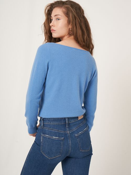 Basic boat neck sweater in organic cashmere