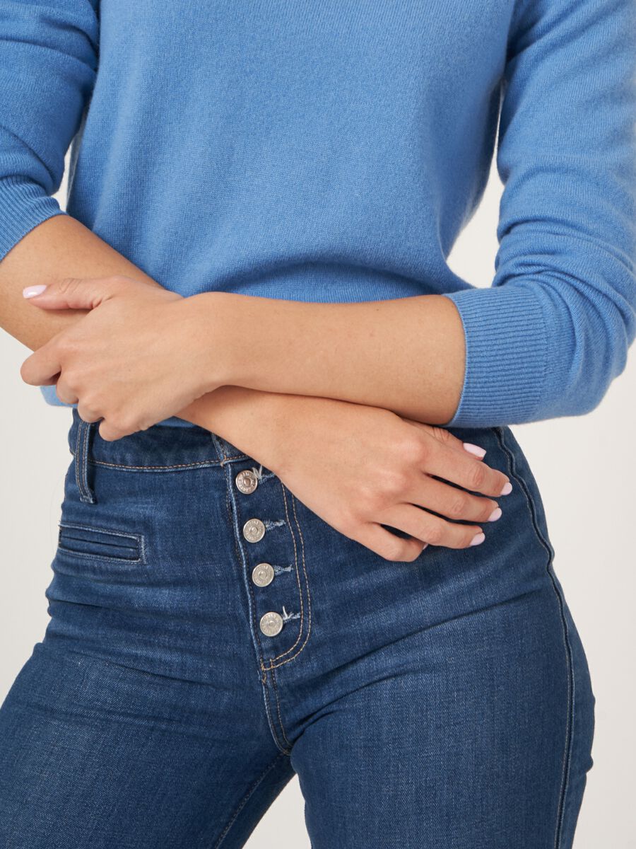 Basic-Pullover mit U-Boot-Ausschnitt aus Bio-Kaschmir image number 4