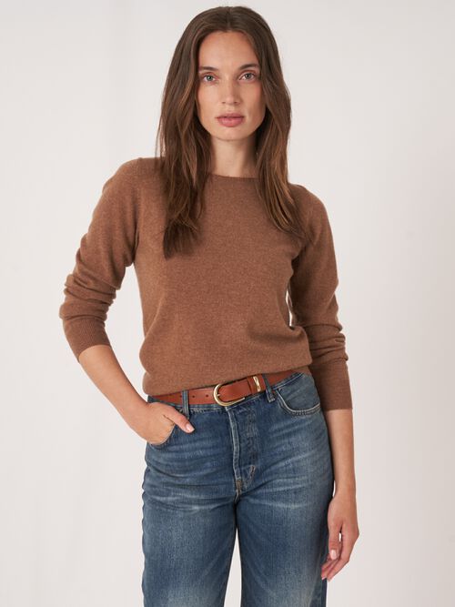 Basic organic cashmere boat neck jumper