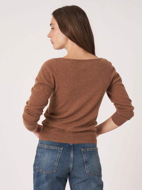 Basic organic cashmere boat neck jumper