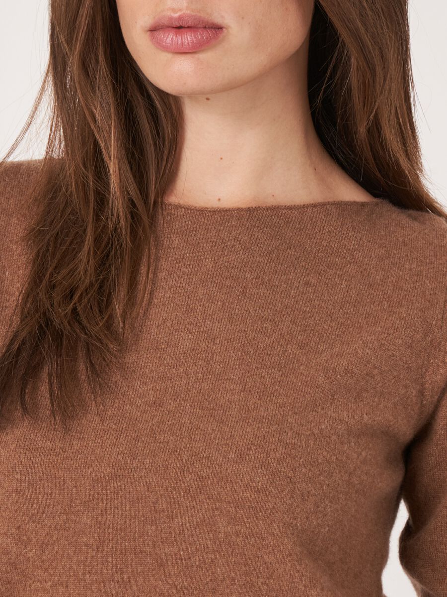 Basic boat neck sweater in organic cashmere image number 71