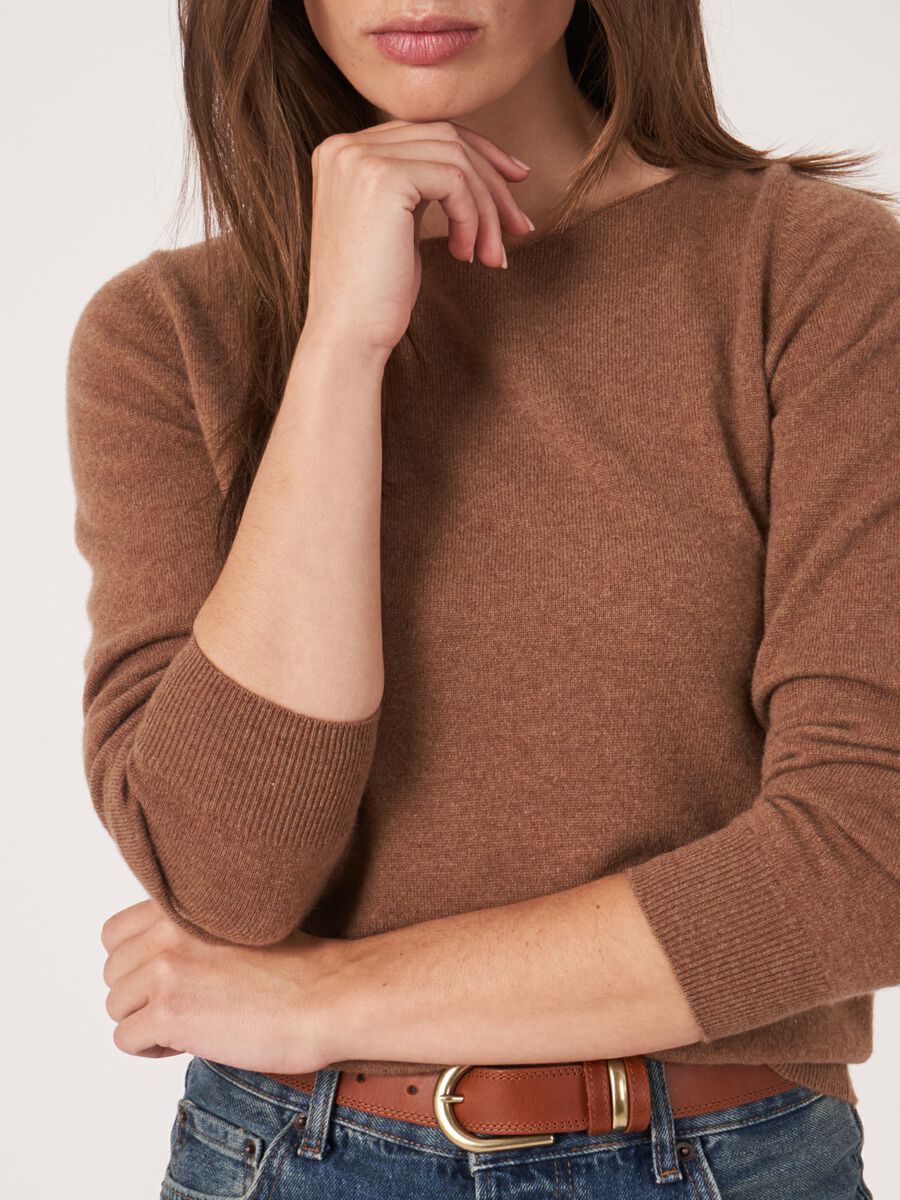 Basic boat neck sweater in organic cashmere image number 72