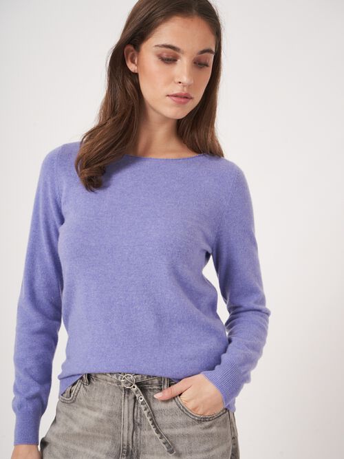 Basic boat neck sweater in organic cashmere