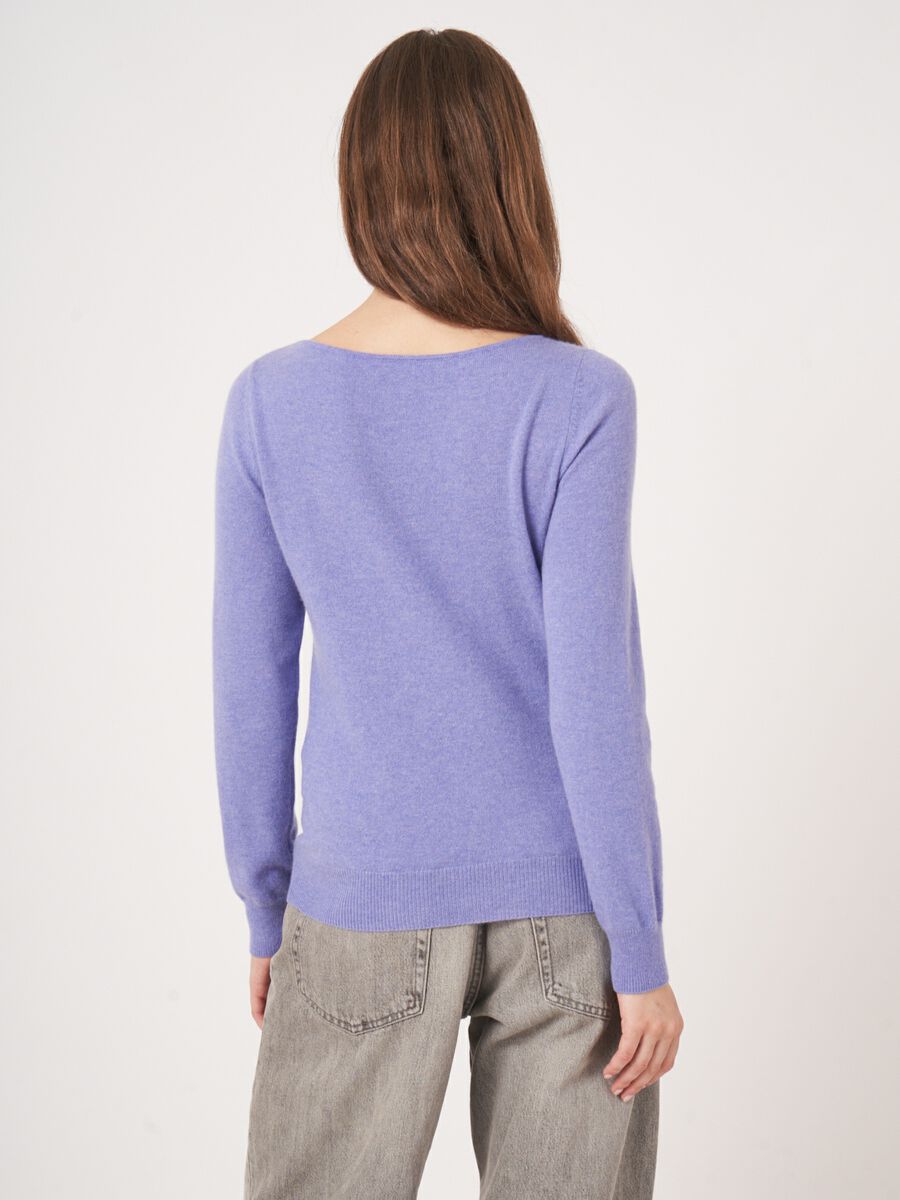 Basic boothals trui van biologisch kasjmier image number 4