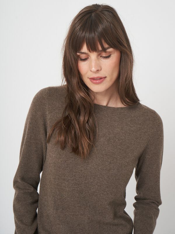 Basic boothals trui van biologisch kasjmier image number 1