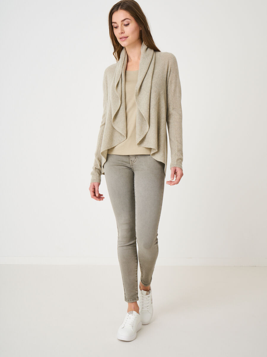Offene Strickjacke mit Schalkragen aus Bio-Kaschmir image number 73