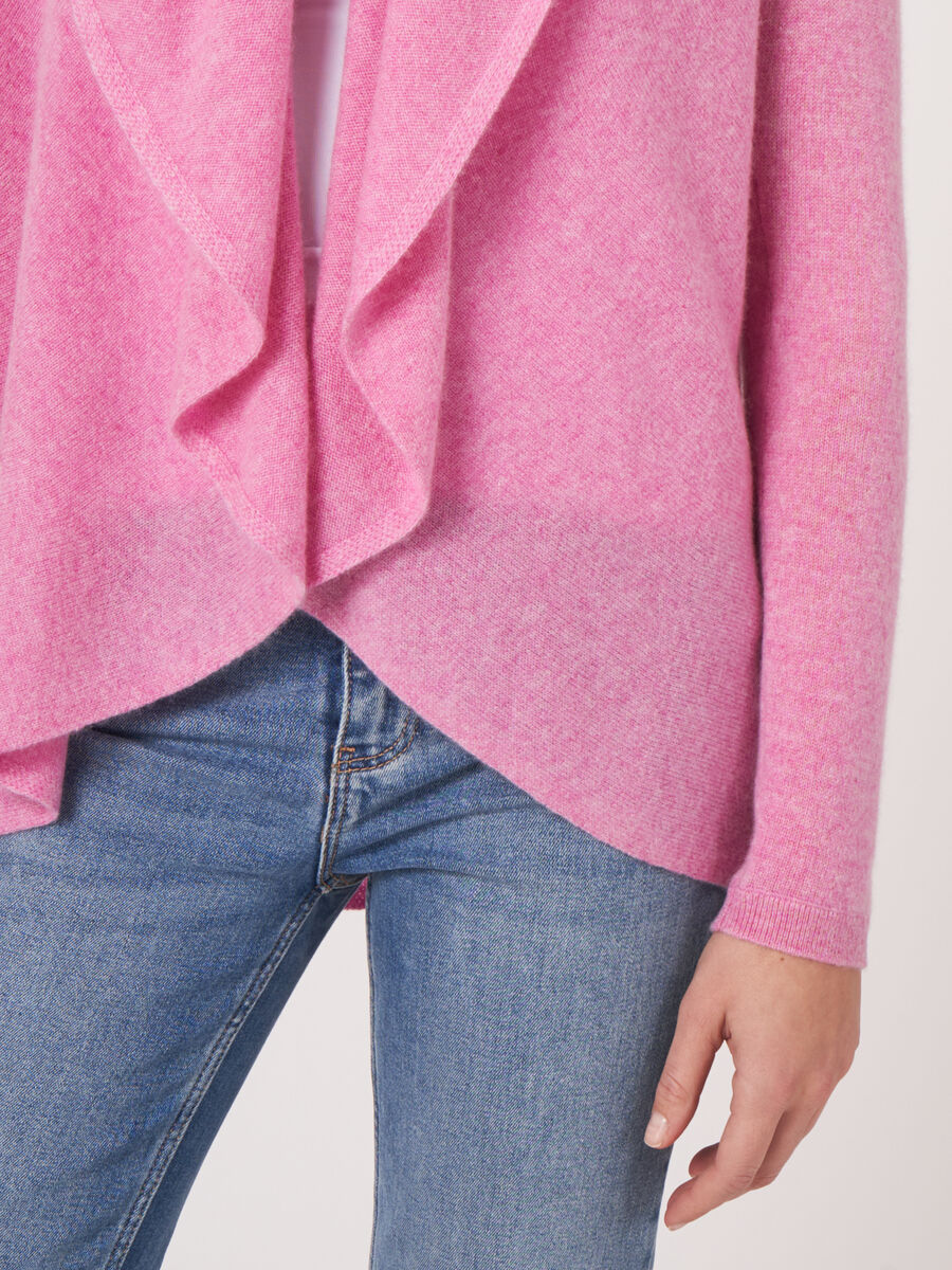 Offene Strickjacke mit Schalkragen aus Bio-Kaschmir image number 133