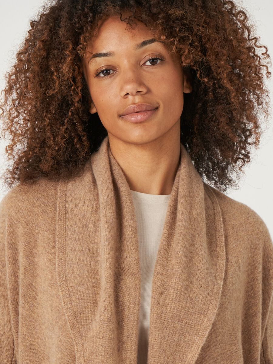 Offene Strickjacke mit Schalkragen aus Bio-Kaschmir image number 57