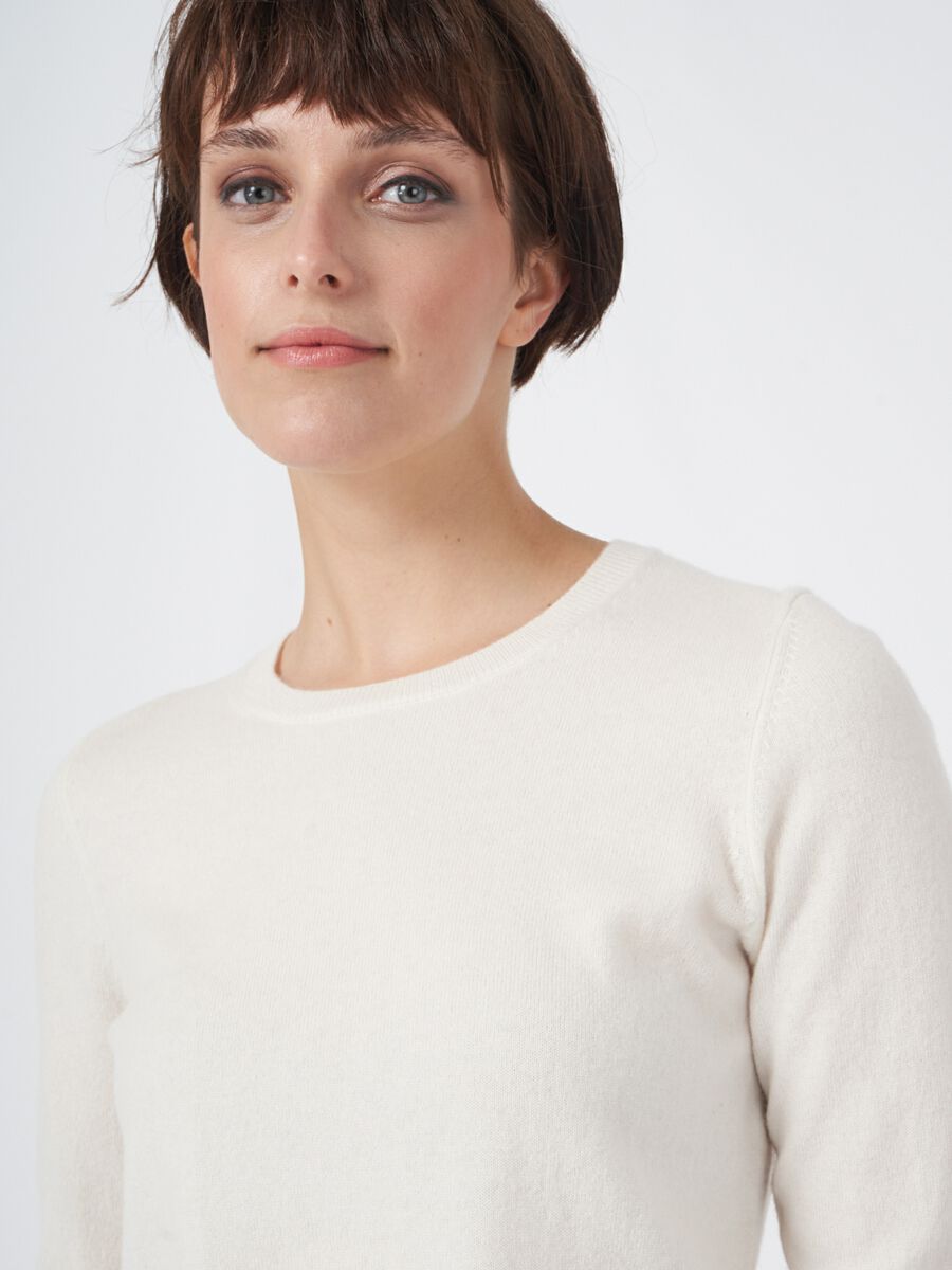 Pull col rond en cachemire biologique image number 1