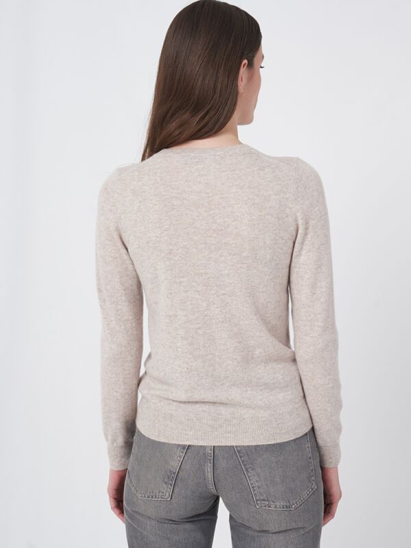 Pull col rond en cachemire biologique image number 3