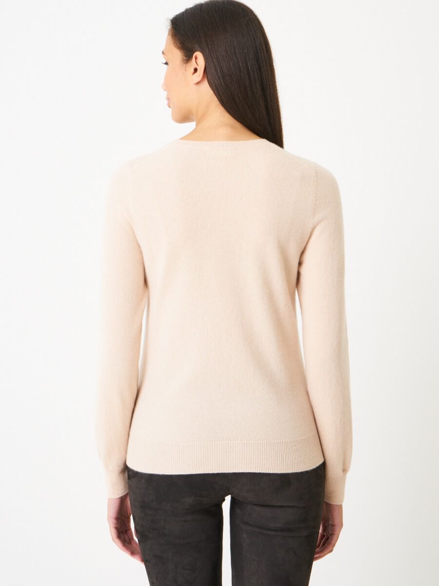 Basic organic cashmere sweater with round neckline image number 98