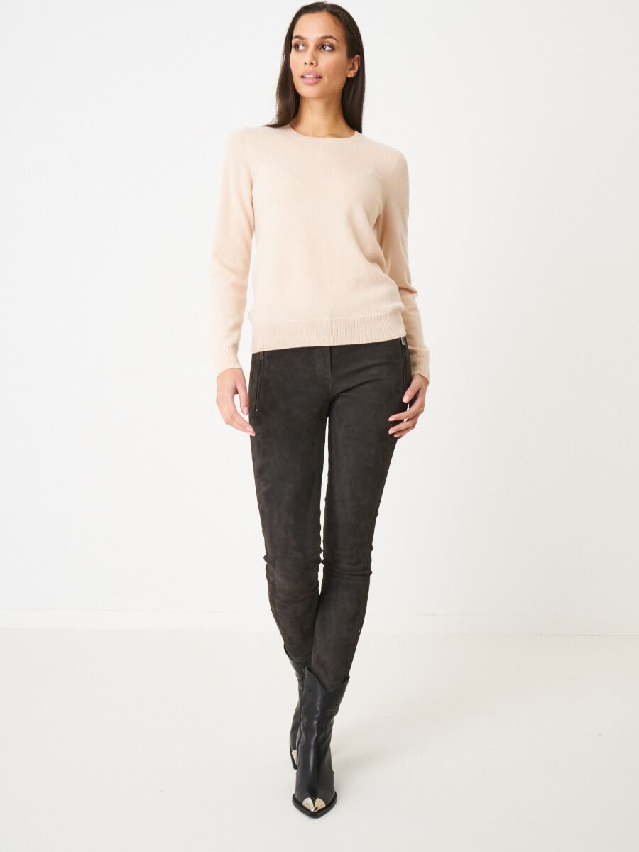 Basic organic cashmere sweater with round neckline image number 100