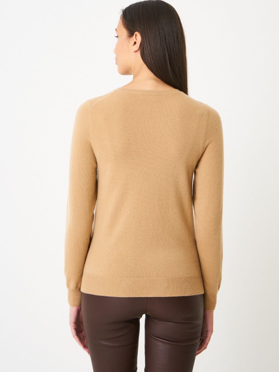Basic Bio-Kaschmir-Pullover mit Rundhalsausschnitt image number 1