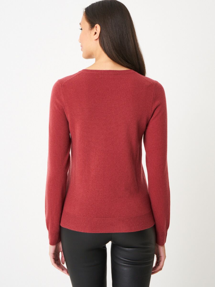 Basic organic cashmere sweater with round neckline image number 110