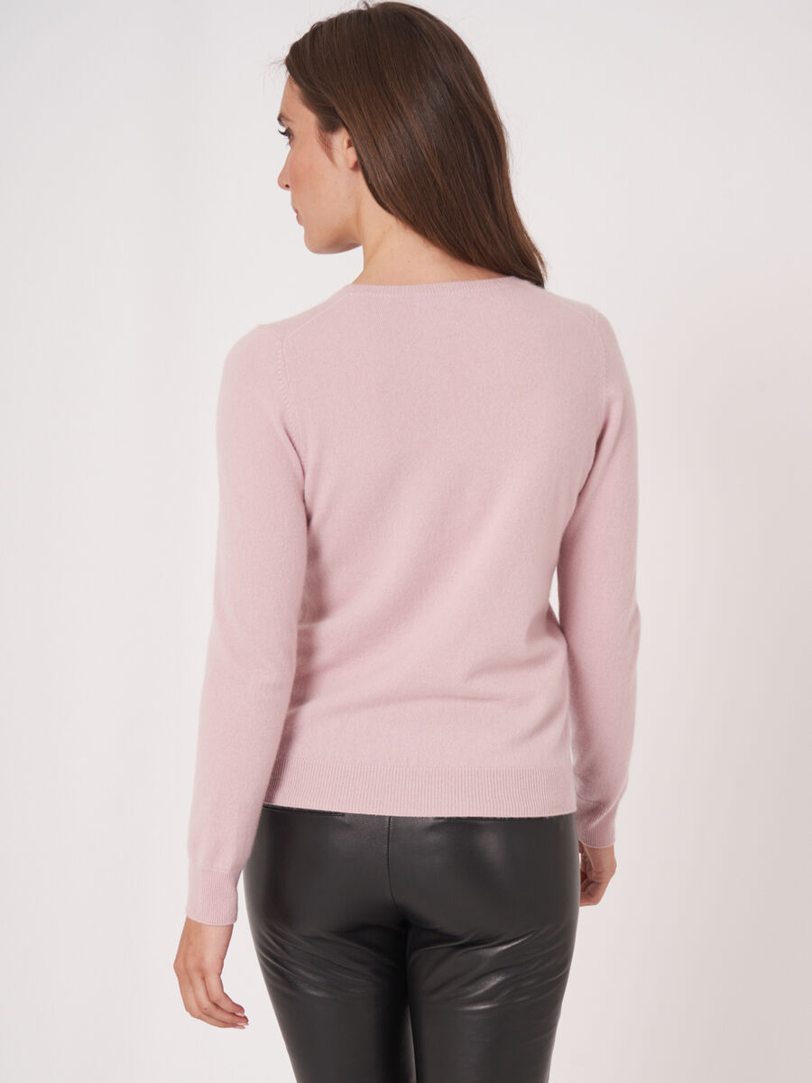 Basic organic cashmere sweater with round neckline image number 73