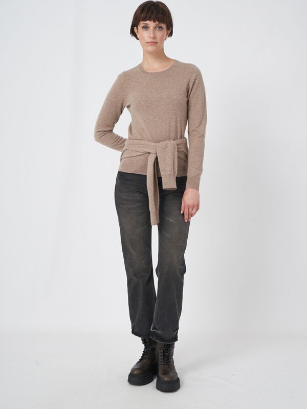 Basic organic cashmere sweater with round neckline image number 4