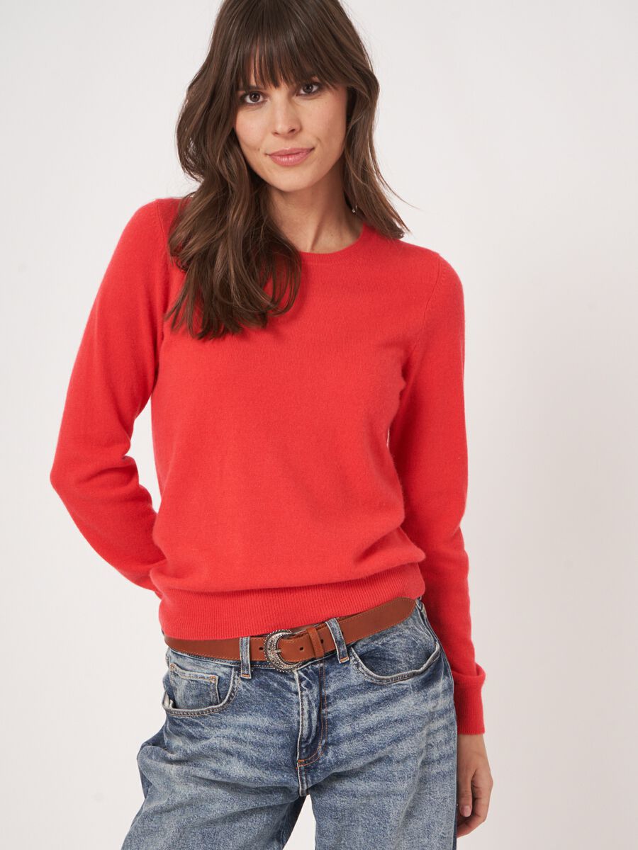 Basic organic cashmere sweater with round neckline image number 31