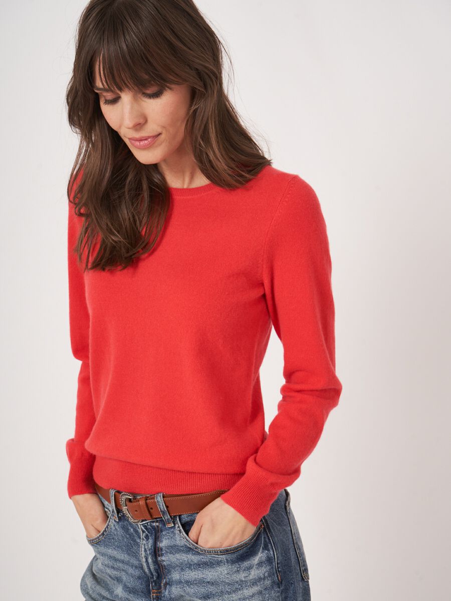 Basic organic cashmere sweater with round neckline image number 32