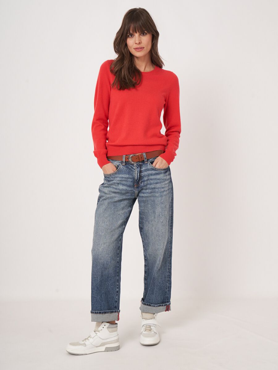 Basic organic cashmere sweater with round neckline image number 35