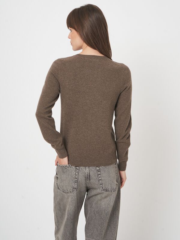 Basic kasjmier trui met ronde hals image number 5