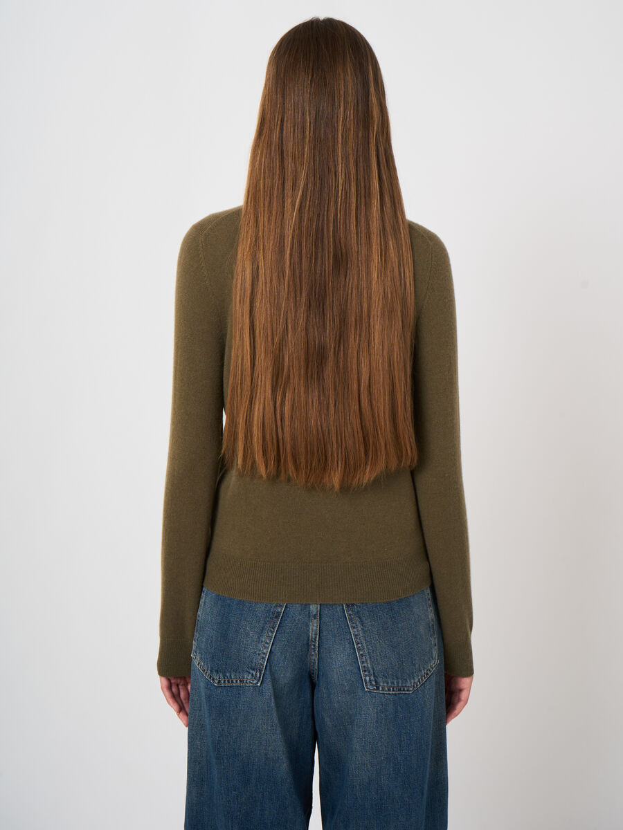 Organic Cashmere Round-Neck Sweater image number 3