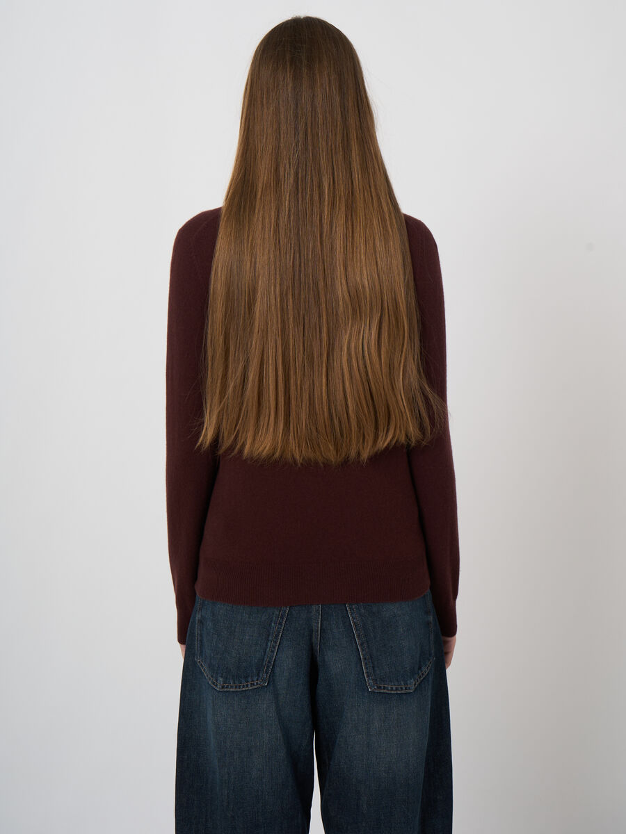 Organic Cashmere Round-Neck Sweater image number 3