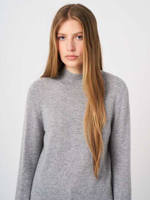 Feinstrickpullover aus Bio-Kaschmir mit geripptem Stehkragen