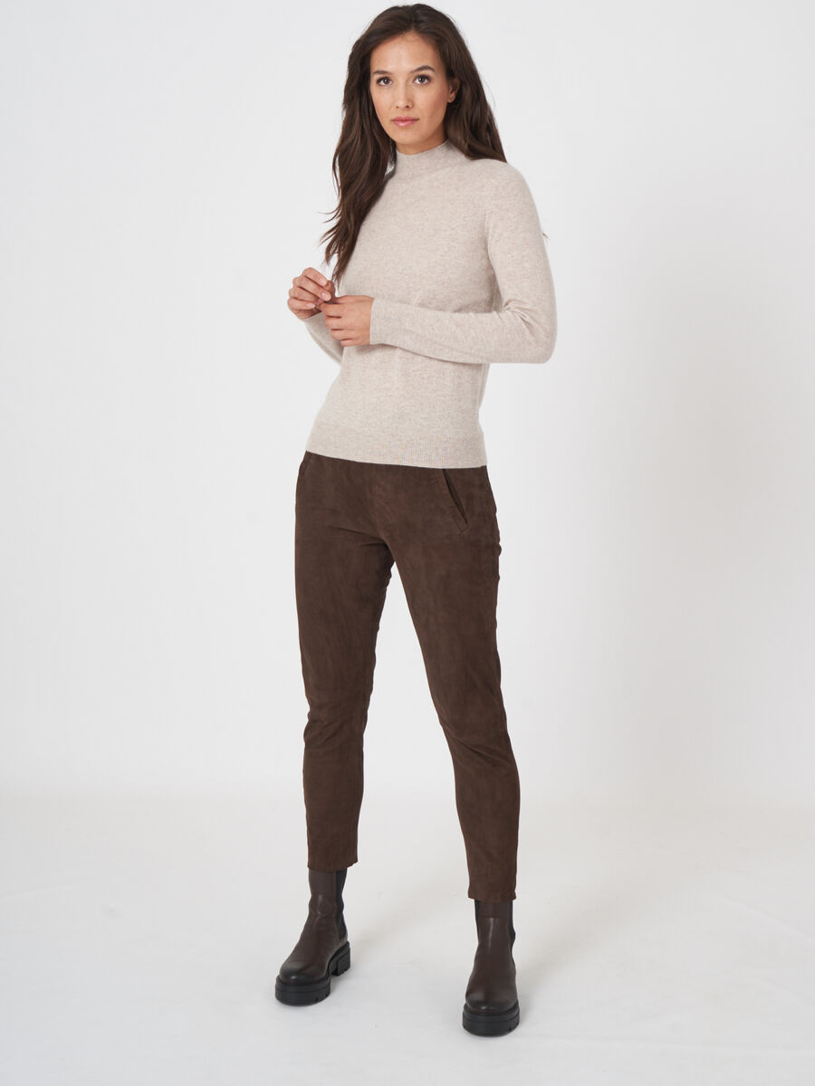 Feinstrickpullover aus Bio-Kaschmir mit geripptem Stehkragen image number 20