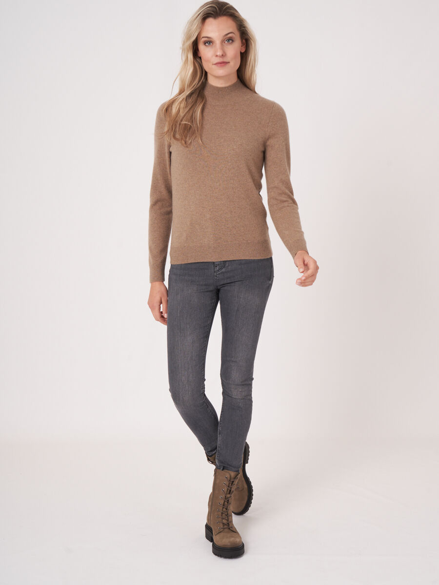 Organic cashmere sweater with ribbed stand collar image number 4