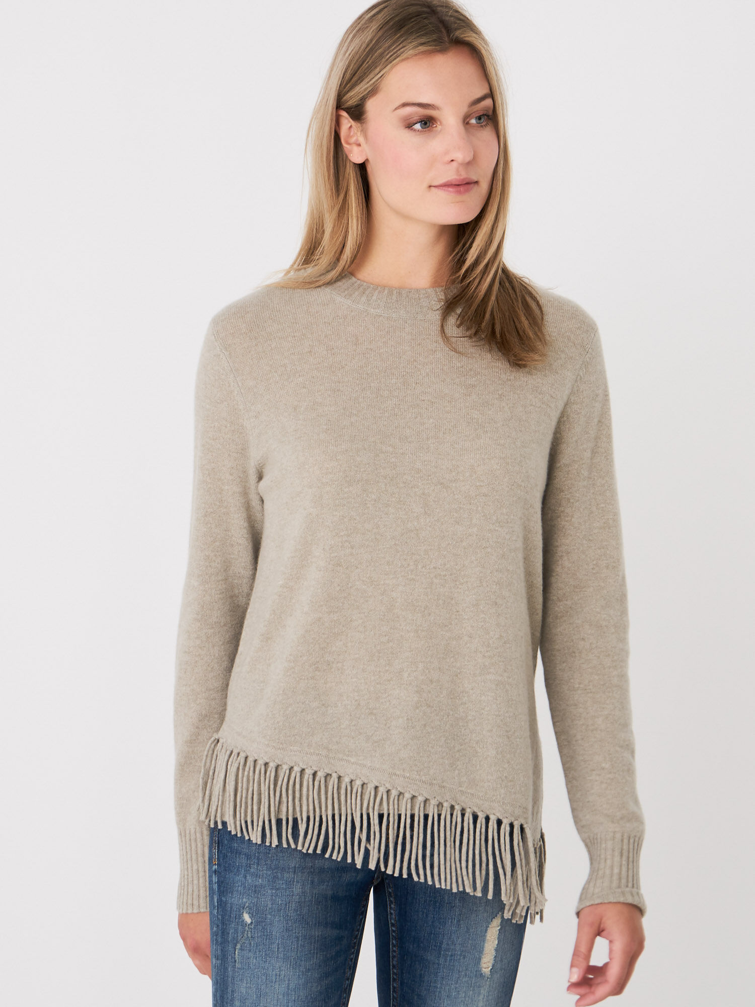 Organic cashmere sweater with diagonal fringed hem