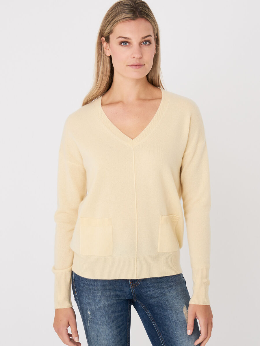 Organic cashmere pullover with front pockets image number 0