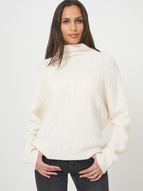 Cashmere sweater with fine cable knit pattern