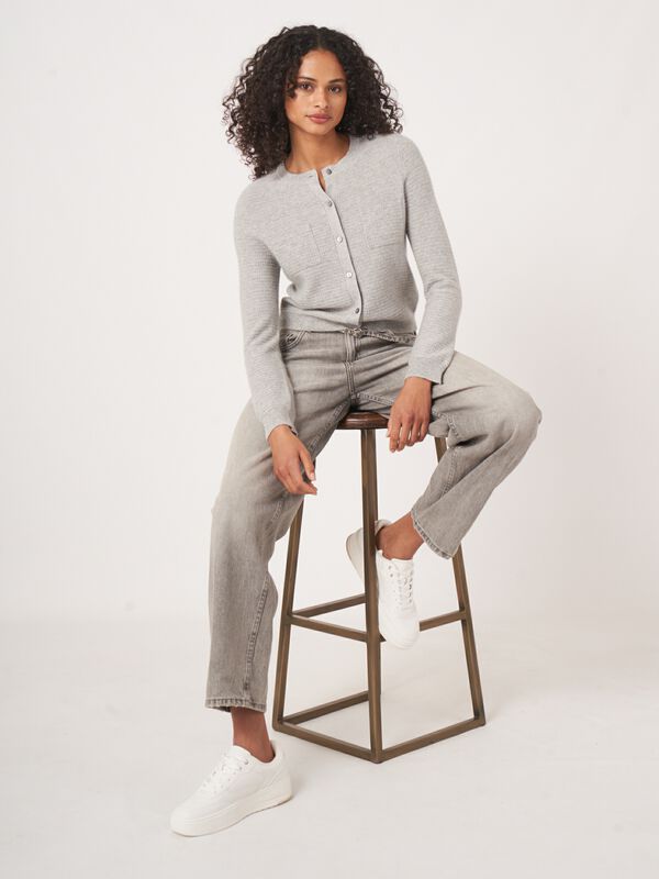 Cardigan en cachemire texturé avec poches plaquées image number 1