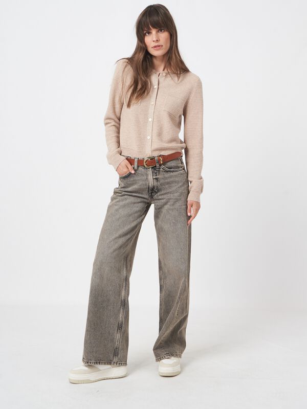 Texturierte Kaschmir-Strickjacke mit Brusttaschen image number 6