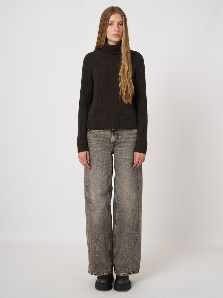Kaschmir-Rollkragenpullover mit Zopfmuster und Lurex image number 2