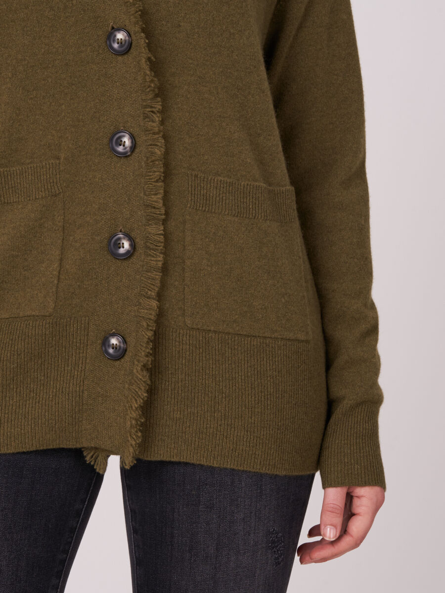 Fine knit cashmere cardigan with front pockets