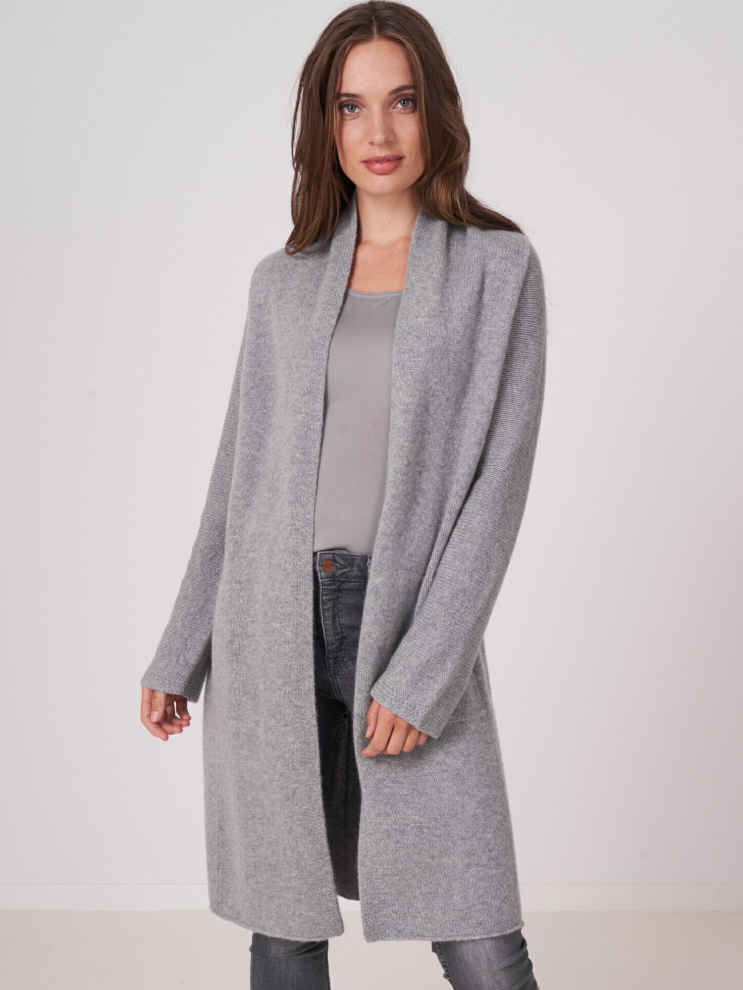 Luxe grofgebreid kasjmier vest met sjaalkraag afbeelding