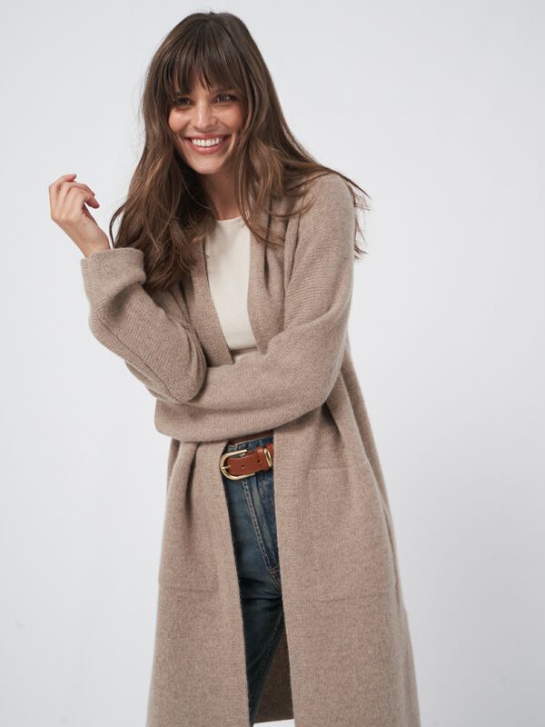 Luxe grofgebreid kasjmier vest met sjaalkraag image number 1